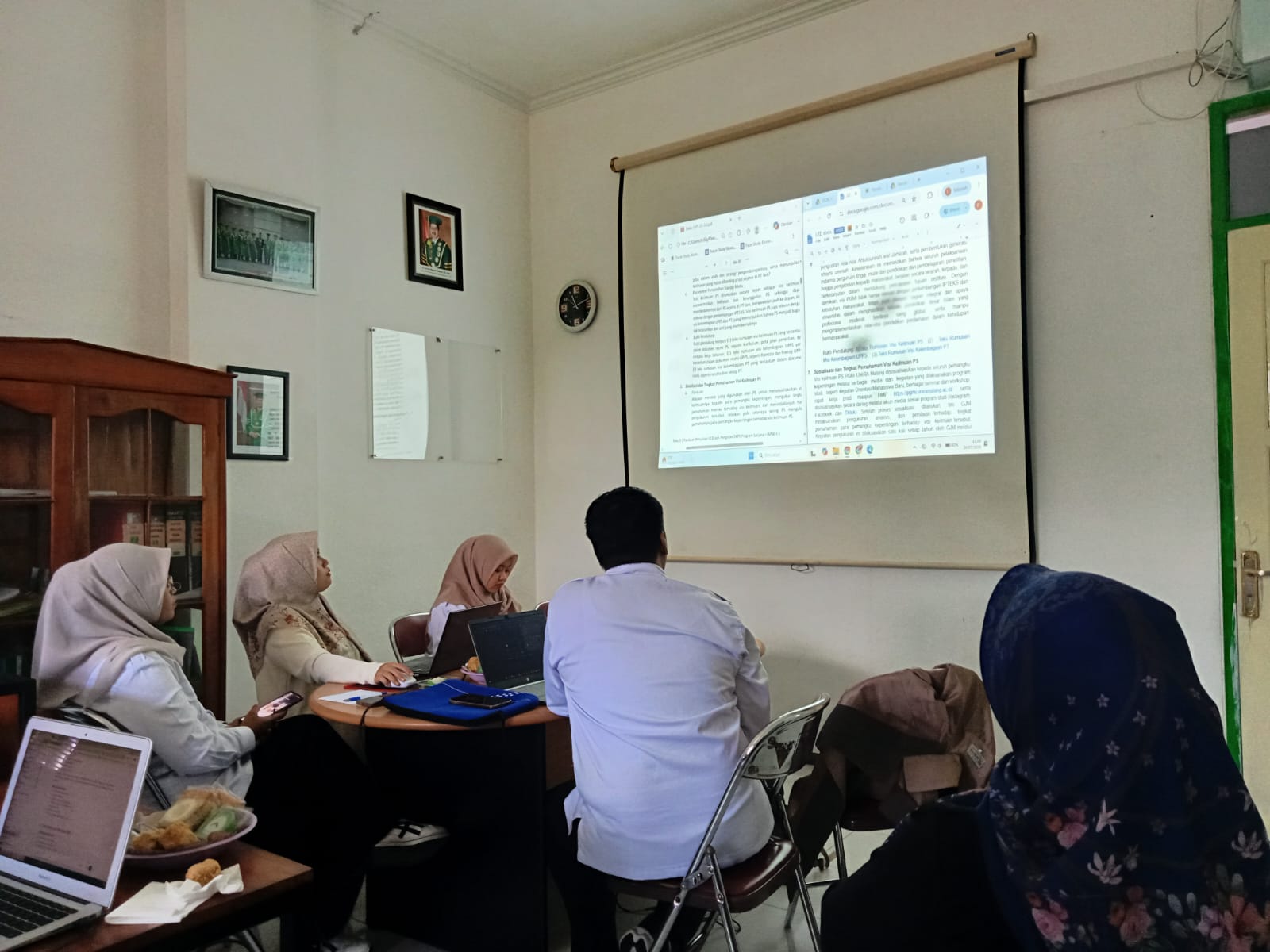Memperkuat Fondasi Mutu Akademik: LPM UNIRA Bedah Tuntas Borang Akreditasi PGMI
